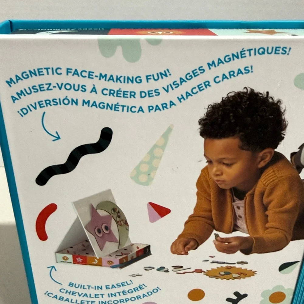 Manhattan Toys on-the-go Making Faces magnetic easel box 44 pieces 3+ years NWOT